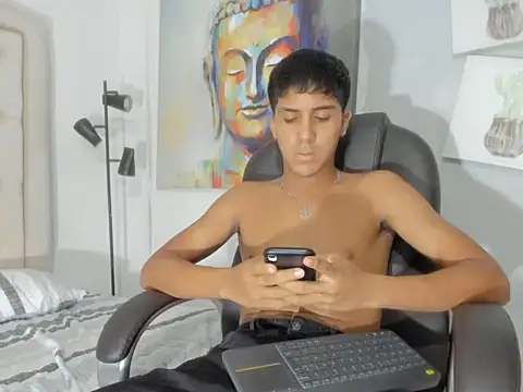 Show modela Adonixxx_capizzi22_ na web-kameri