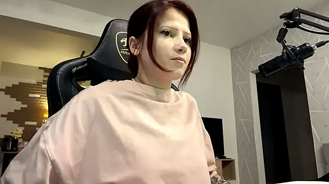 Nikaliva Webcam show