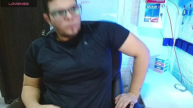 Realjoel01's Webcam Show