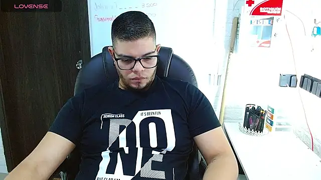 Pertunjukan Kamera Web Realjoel01