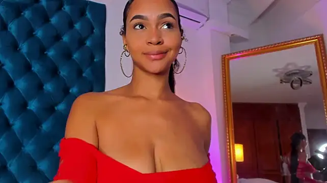 ZoeSanthanna_ Adlı Modelin Canlı XXX Sohbeti