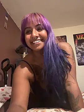 NaughtyNeive webcam show