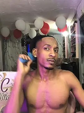 Kiing_afroditho Webcam-Show
