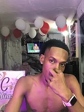 Kiing_afroditho's Webcam Show