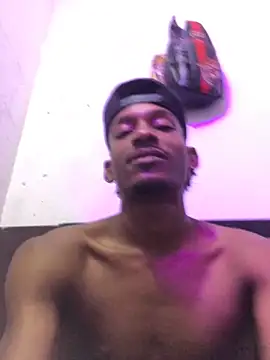 Kiing_afroditho Show in webcam