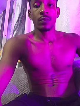 Kiing_afroditho Show in webcam