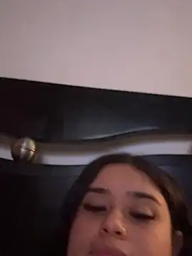 chicamilk's Webcam Show