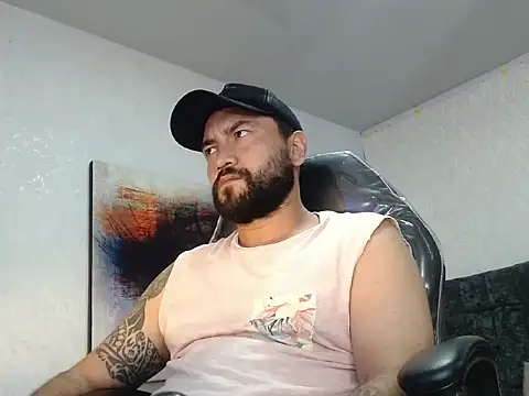 niicolas_ross Show in webcam