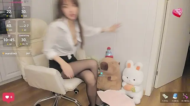 AnAn-o 在線直播表演