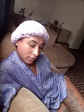 הופעת וובקאם של Lohaynne