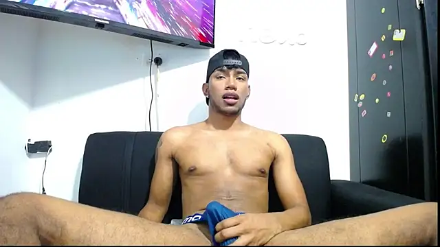 Pokazy przed kamerką – Dominik_HOT