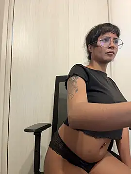 Lunelle333 Live XXX-Chat