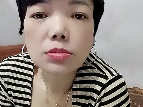 Jonesy9x Show Webcam