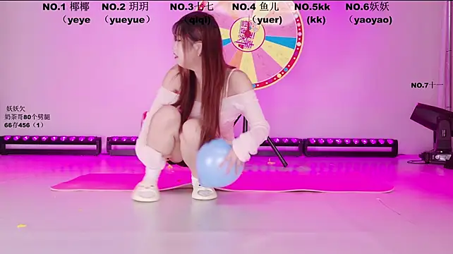 Show modela OST_001 na web-kameri