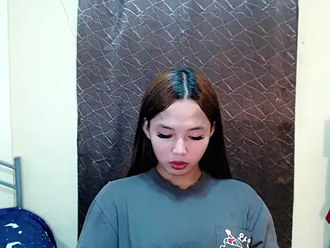Show modela TransGlamBabe na web-kameri