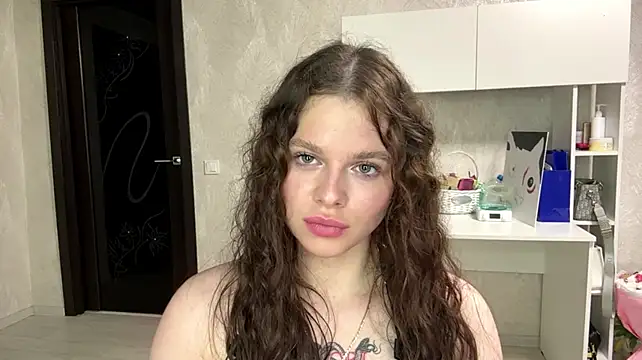 دردشة IlianaKaleel الجنسية المباشرة