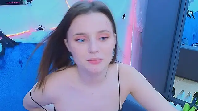 Alice__Smithh: διαδικτυακό σόου στην κάμερα