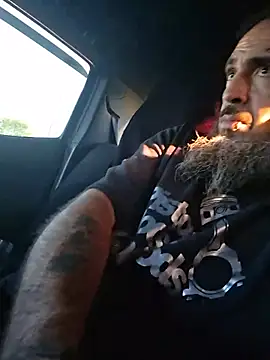 הופעת וובקאם של TwistedTigz