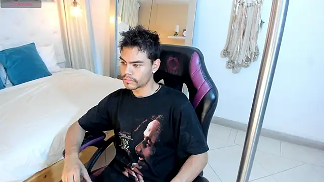 Lycan____ 网络视讯表演