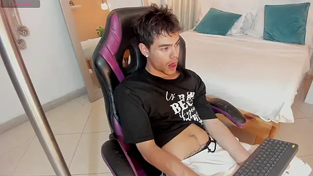 Lycan____ Webcam Show