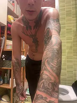 Show de tatuato23 na webcam