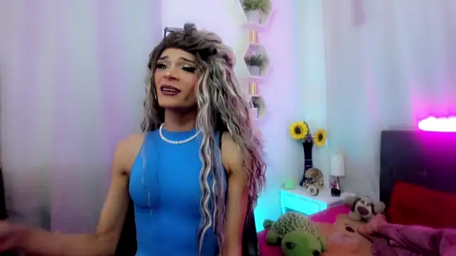 AteneaTaylorQueen Show in webcam