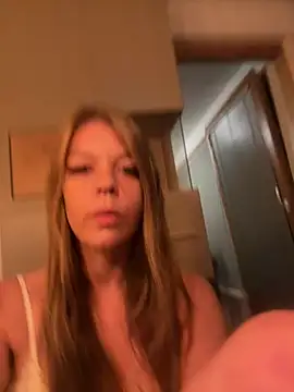 Show modela deinevicky na web-kameri