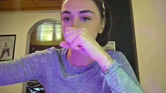 Mikka_Sargoni's Live Chat Room