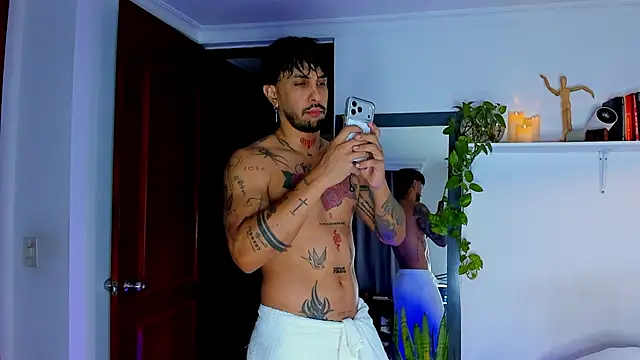 LiamUribe webcam show