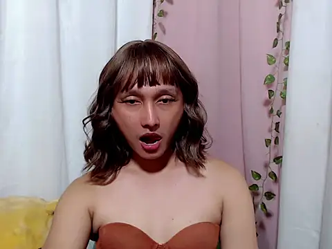 Mira_lite1 Pertunjukan Webcam