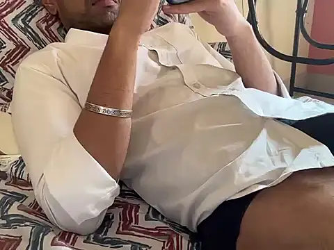 عرض كام LIPGLOSSDAMAGE