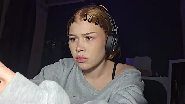 LizaVogan Adlı Modelin Canlı XXX Sohbeti