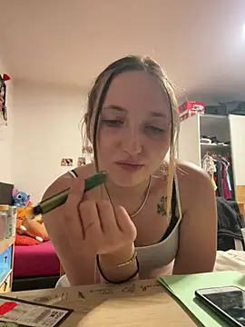 Stellaa19's Live XXX Chat