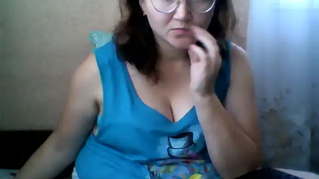 Chatroom XXX en direct de Oliviiaa_Valter