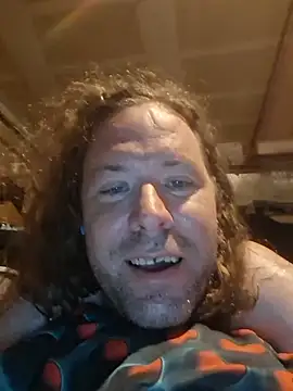 Uncle_Shaggy: διαδικτυακό σόου στην κάμερα