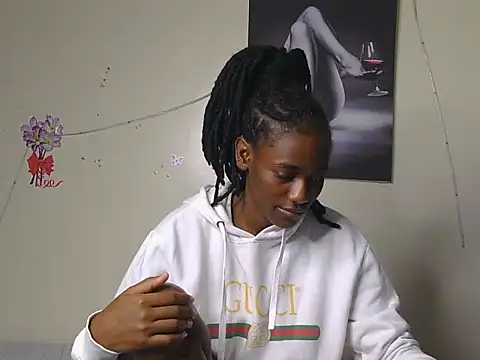 KissMeCoco's Webcam Show