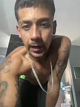 ndres1994 Show in webcam