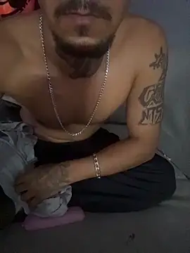 ndres1994 Show in webcam