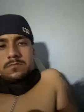 ndres1994 Show in webcam