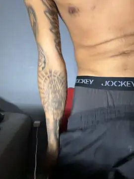 ndres1994 Show in webcam