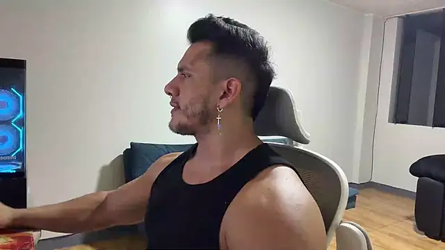 DominicVeinss Adlı Modelin Web Kamerası Şovu
