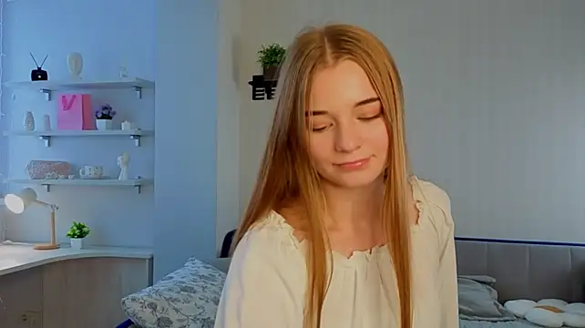 EffieFruin Chat XXX in diretta