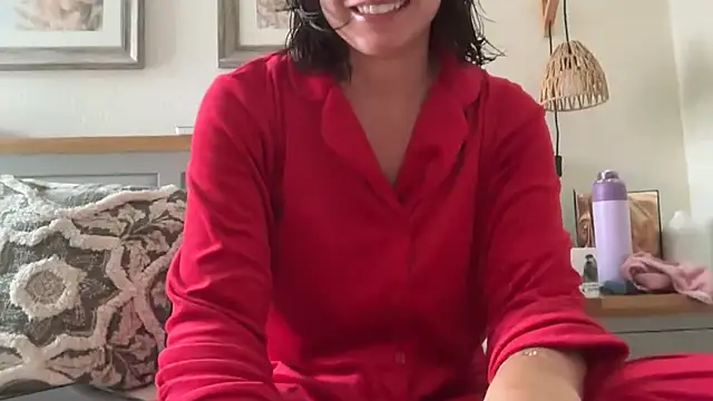 Natural-Ella31's Live XXX Chat