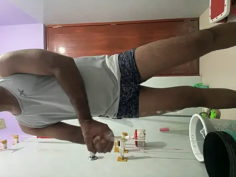 Show modela HirakIfanyone112233 na web-kameri