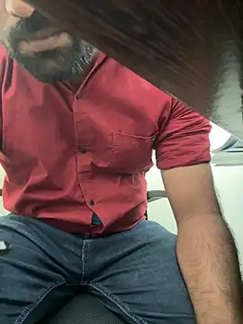 HirakIfanyone112233 Show in webcam