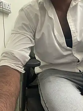 HirakIfanyone112233 Pertunjukan Webcam