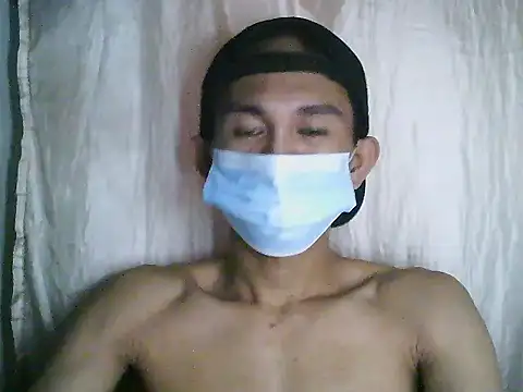 R_jhae-yu Show Webcam