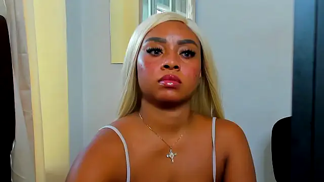 Roxxi_Boom webcam show