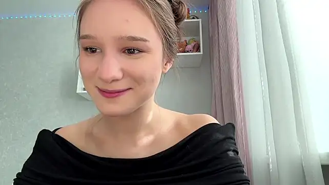 Show modela DonetteAlaya na web-kameri