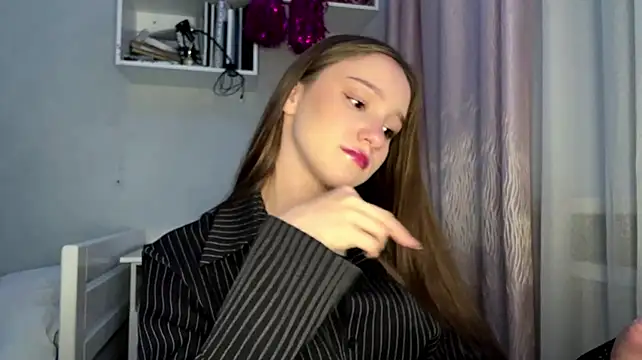 DonetteAlaya's Webcam Show